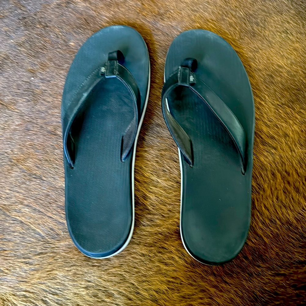 Women’s Nike sandals. Worn a few times.